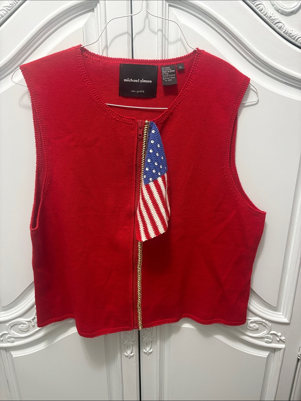Michael Simon Red Sleeveless Zip-Front Knit Vest with Flag Accent - XL
